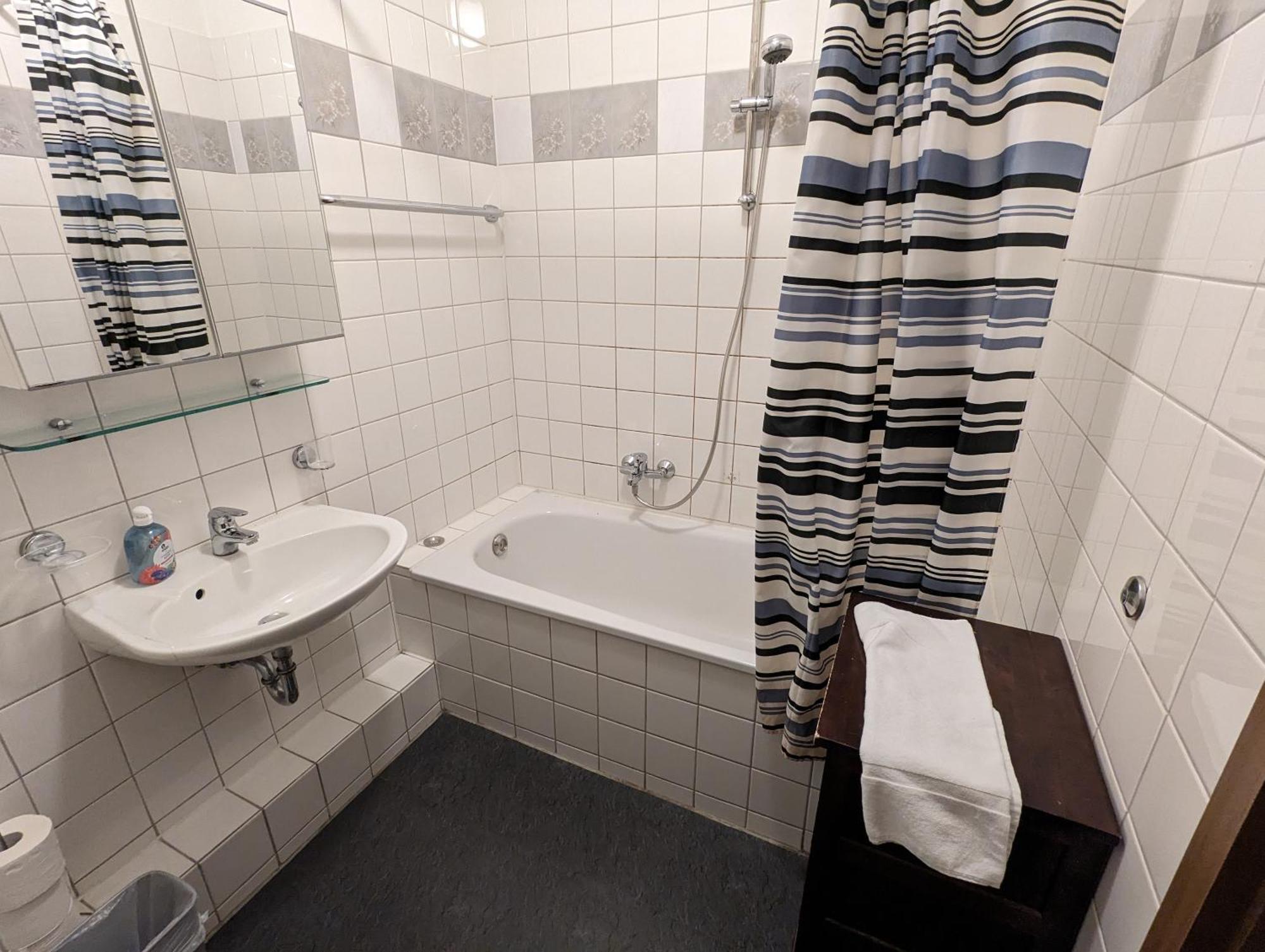 Apartment Im Luisenviertel - Gruen Wuppertal Esterno foto